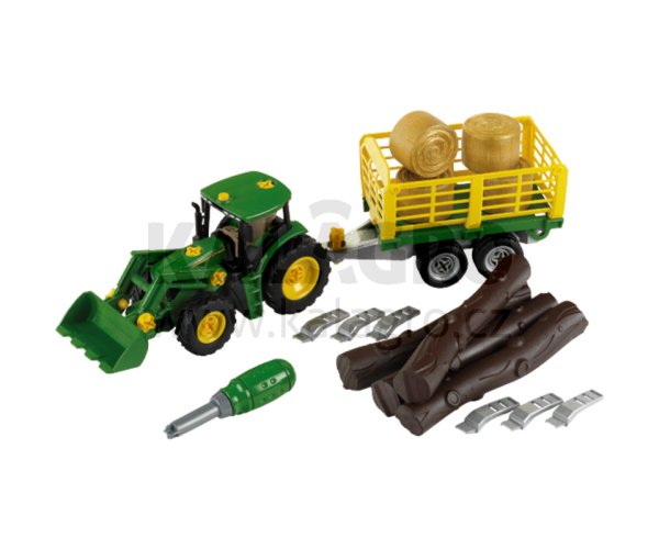 John Deere Traktor s dřevem a senem