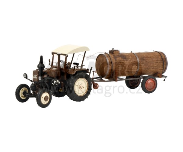 Lanz traktor se sřechou s hnojicí nádobou